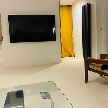 Apartment Sousplexe En Bas De Montmartre *