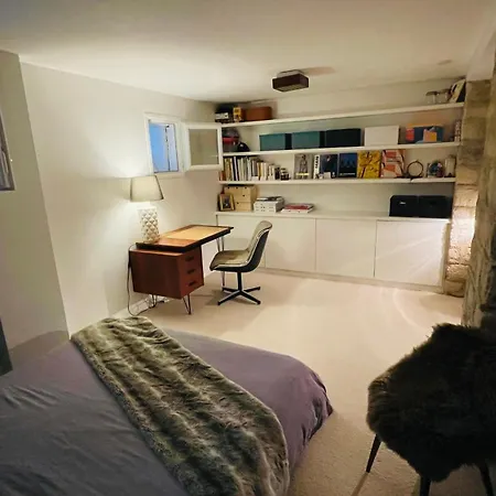 Apartment Sousplexe En Bas De Montmartre