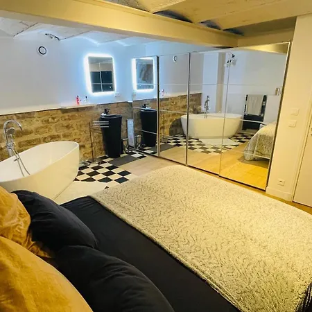 Apartment Sousplexe En Bas De Montmartre Paris